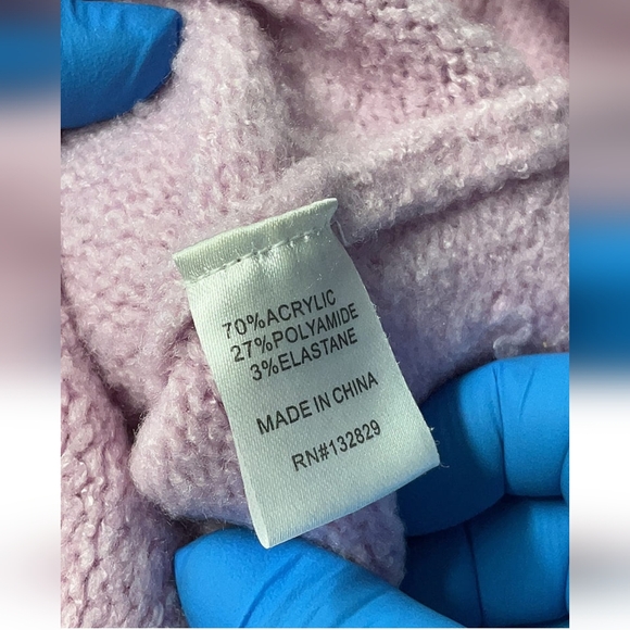 Superdown: Light Pink V-Neck Sweater - Picture 4 of 11